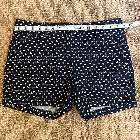 Ann Taylor City Shorts - Boat Print - Picture 6 of 9